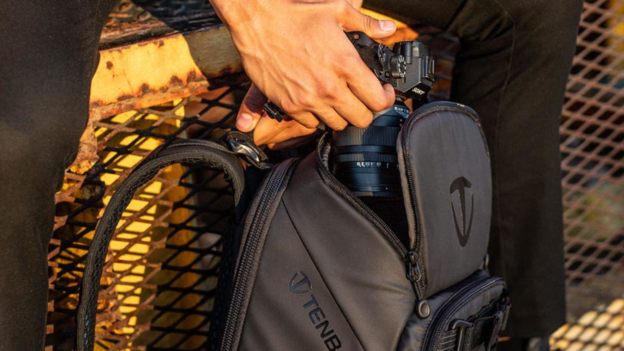 tenba axis tactical 24l